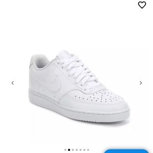WOMEN'S NIKE COURT VISION LOW SNEAKERS